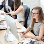 Konzentriertes Arbeiten in offenen Büros – funktioniert das überhaupt?